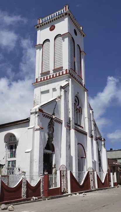 Una imagen de la iglesia de Les Anglais, a unos 200 kilómetros al oeste de Puerto Príncipe, tras el seísmo.