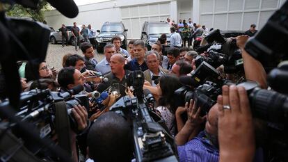 Membros da equipe de Bolsonaro concedem entrevista coletiva no RJ nesta terça-feira, 30