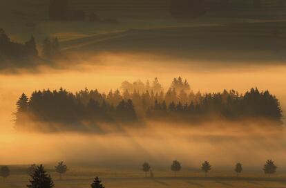 Amanecer en Eisenberg (Alemania).