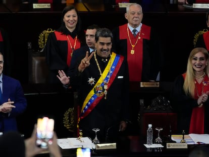 Nicolás Maduro saluda durante un evento en la sede de la Suprema Corte de Justicia de Venezuela, el pasado 31 de julio.