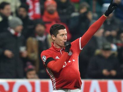 De falta, Lewandowski abriu o placar.