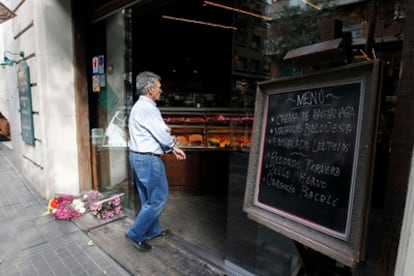 Panadería Bopan en la calle Muntaner de Barcelona en la que murió la encargada tras ser herida varias veces con arma blanca.