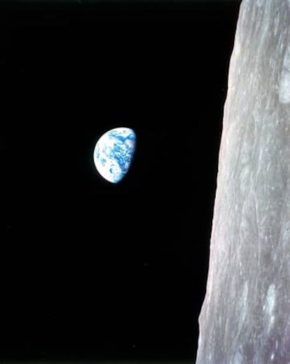 Esta imagen de la Tierra desde la Luna, tomada por los astronautas del 'Apolo 8', se ha convertido en icónica.