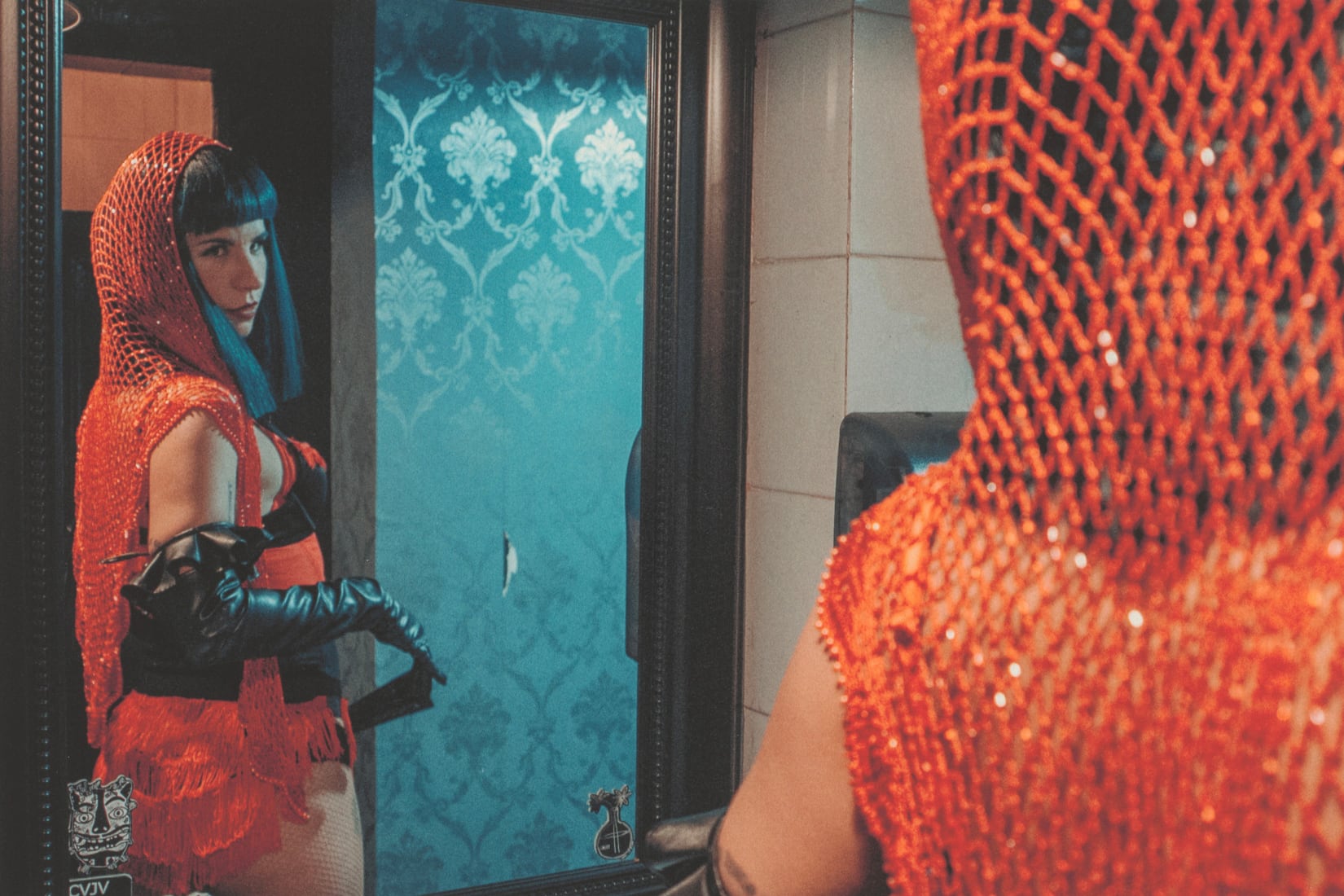 El MoMa abre las puertas a la  mexicana Sandra Blow: “Le echo salsa a las fotos. Salsa de la que pica”