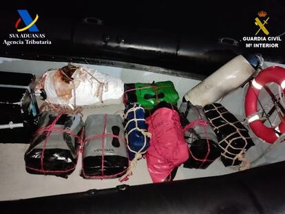 Hallados 200 kilos de cocaína en un barco de maíz que fondeó para repostar en Canarias