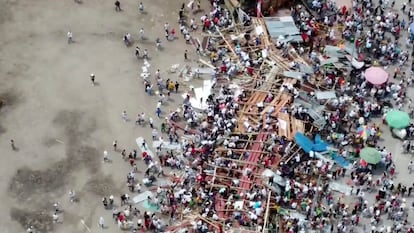 El desplome de las gradas de la Plaza de Toros del Espinal en Colombia.