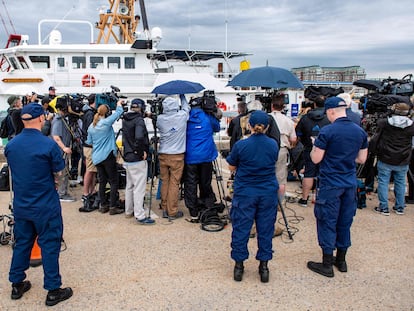Vídeo | Así se busca contra reloj el ‘Titan’, el submarino desaparecido en su ruta hacia el ‘Titanic’