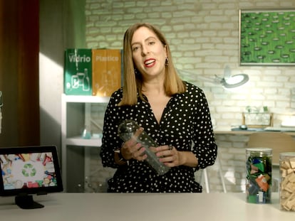 ¿Cómo se transforman botellas en camisetas?