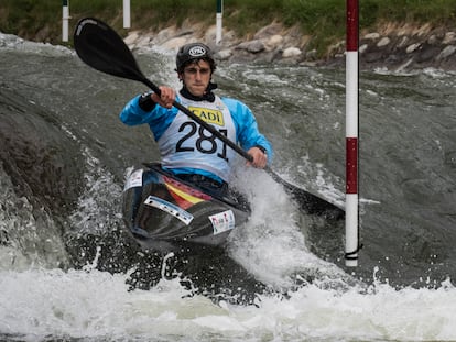 David Llorente, subcampeón del mundo, cuenta cómo es una bajada en aguas bravas.