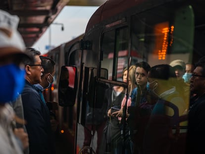 Protestas en contra de un abuso sexual perpetrado en una estación de Transmilenio.