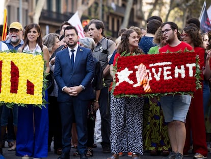 El presidente de la Generalitat, Pere Aragonès, durante la tradicional ofrenda floral en el monumento a Rafael Casanovas con motivo de la Diada del 11 de septiembre.