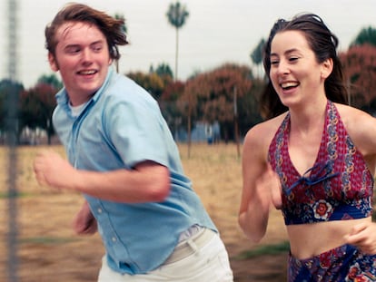 ‘Licorice Pizza’: afable retrato de un amor temprano