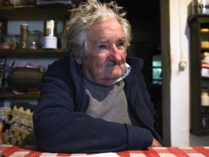 El expresidente de Uruguay, fotografiado en su casa, a las afueras de Montevideo, el 22 de abril.