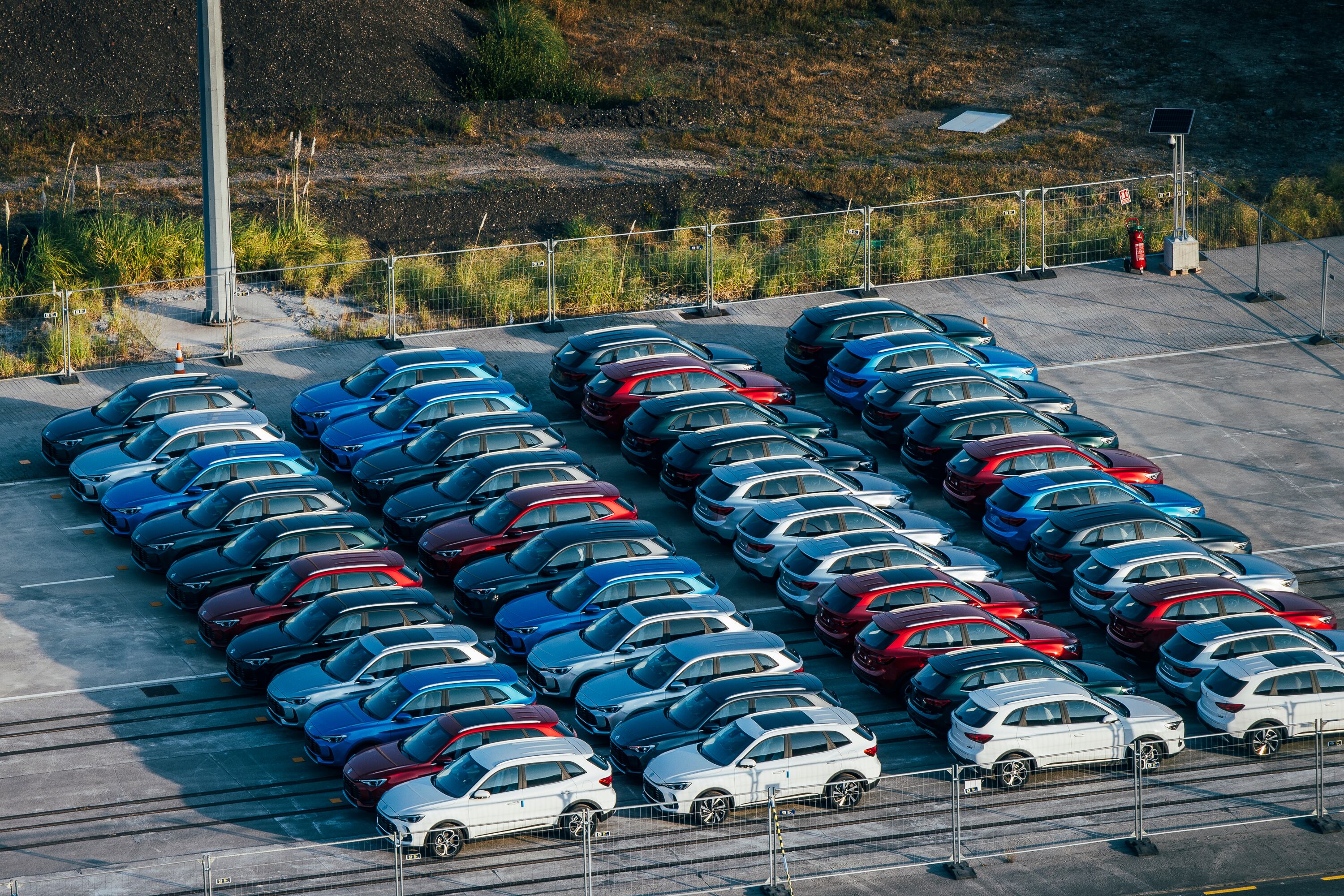 Vehiculos de SAIC en el puerto e El Ferrol. 