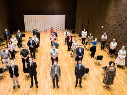 Almeida se apunta a las tarjetas monedero para no estigmatizar