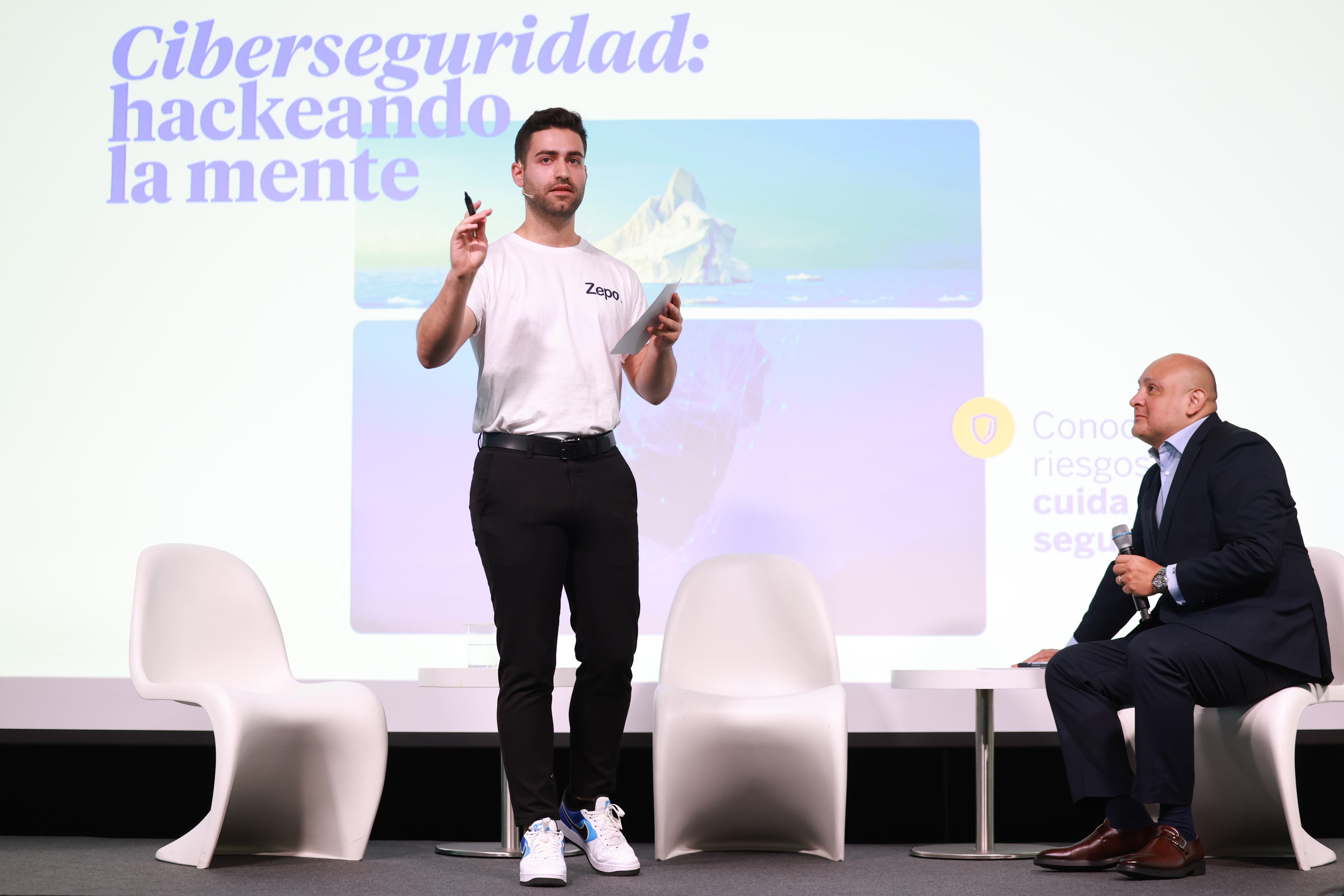 Santi Marcilla, mago e ilusionista. 