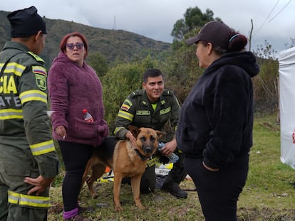 Luz Ángela Ríos busca a su esposo desaparecido desde el sábado pasado, en la vía Bogotá - La Calera.