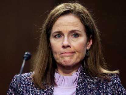 La nominada a la Corte Suprema, Amy Coney Barrett, durante el tercer día de sus audiencias de confirmación ante el Comité Judicial del Senado en Capitol Hill en Washington, este miércoles. En vídeo, el intercambio entre la jurista y el senador republicano. 