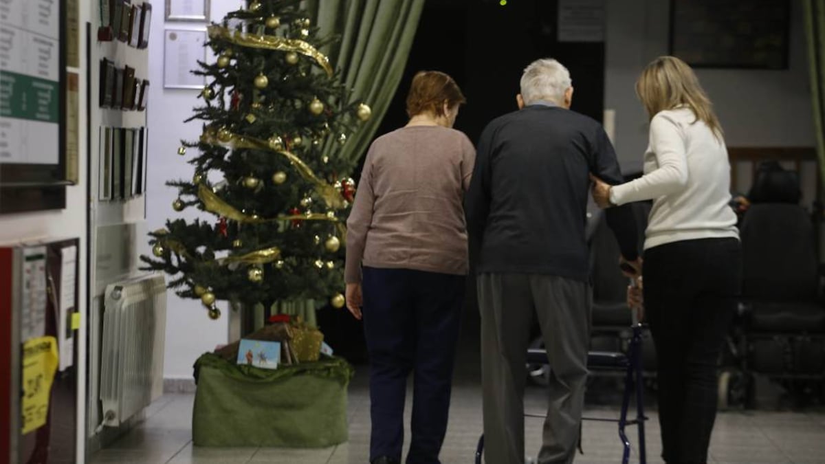 Despedidas dos auxiliares en una residencia tras grabar un vídeo humillando a una anciana