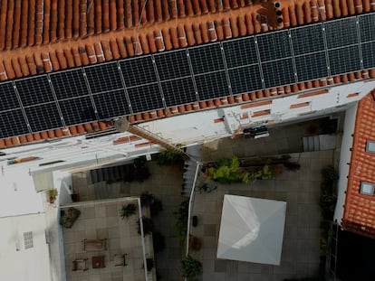 Compartir placas solares en una comunidad de vecinos 