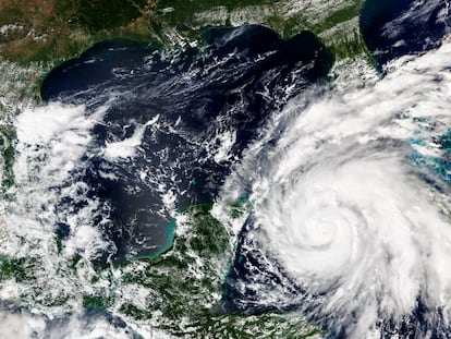 Imágenes por satélite muestran el tamaño del huracán Ian, septiembre de 2022