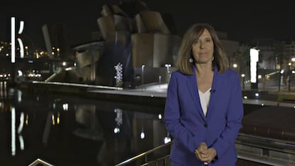  Ana Blanco en Bilbao, durante el programa especial de 'Informe semanal' por su 50 aniversario. En vídeo, cabecera conmemorativa.