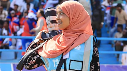 Aisha Subeir, camarógrafa y fotógrafa somalí.