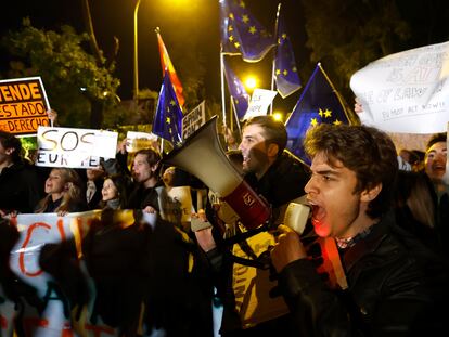 Vídeo | Dentro de la protesta más numerosa contra la amnistía: de la calma a los disturbios