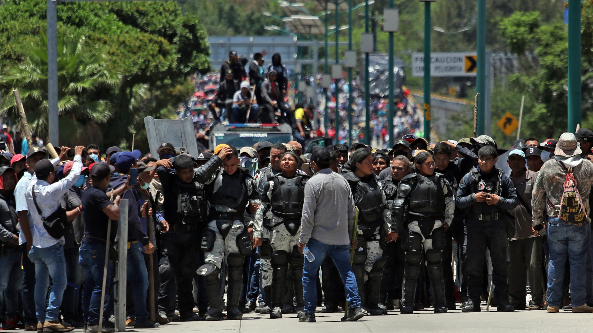Manifestantes toman las calles de Chilpancingo