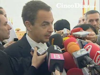 Zapatero dice que reformar la Constitución no es prioritario