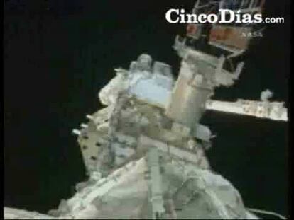 Primer paseo espacial de los astronautas del Discovery