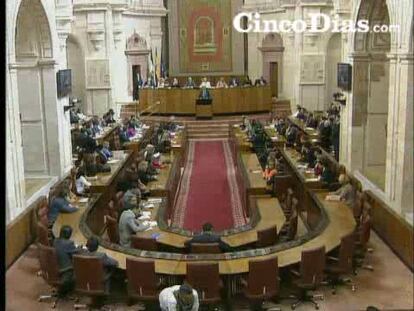 Griñán desea suerte a Chaves en su discurso de investidura