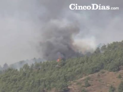 Un incendio en La Palma obliga a desalojar a cuatro mil pers