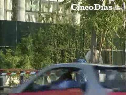 Estalla un artefacto en la Bolsa de Atenas