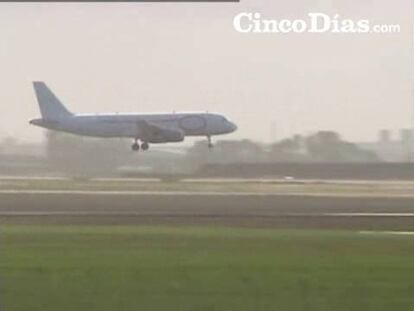 Un avión de Spanair realiza un aterrizaje de emergencia