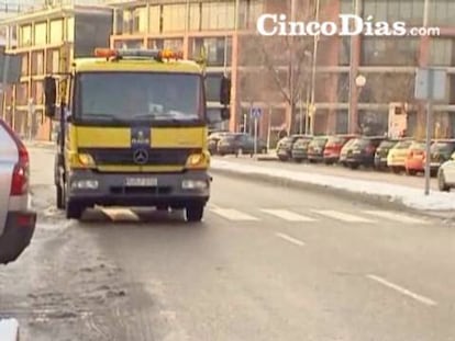 Las grúas hacen su agosto con el temporal