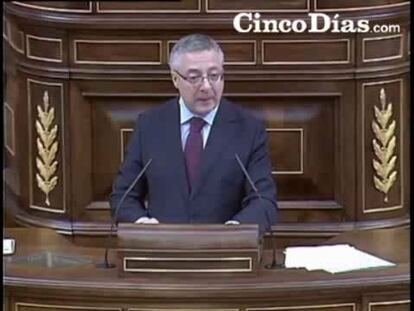 Blanco explica en el Congreso el decreto para controladores