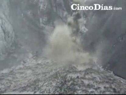 La erupción de un volcán en Islandia pone en jaque el tráfico aéreo de media Europa