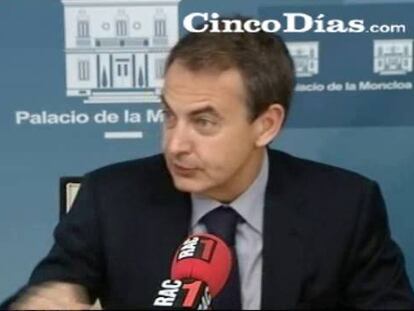 Zapatero descarta "absolutamente" un rescate a España