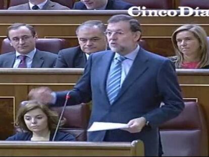 Rajoy acusa a Zapatero de ser un "lastre" y éste le responde que no discute por ser 23-F
