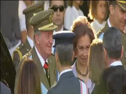 El desfile militar comienza con menos abucheos que otros años