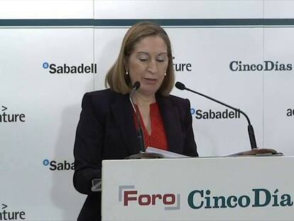 La ministra de Fomento, Ana Pastor, ha anunciado una inversión de 1.257 millones de euros en un plan de mejora del servicio de Cercanías, que será la mayor que se realizará en este transporte ferroviario desde su puesta en marcha hace dos décadas.