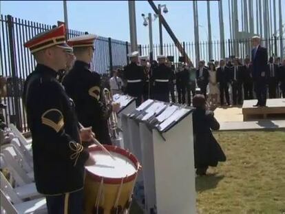 La bandera de EE UU vuelve a ondear en la embajada en Cuba