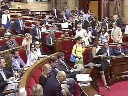 El Constitucional suspende la declaración de ruptura del Parlament