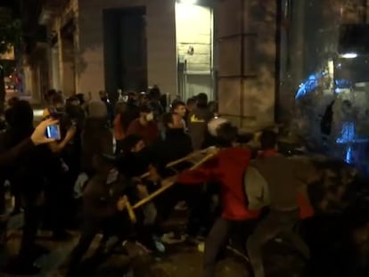 En vídeo, saquejos a Barcelona coincidint amb les concentracions pacífiques.