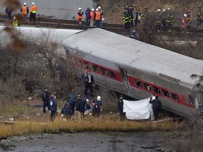 Descarrilamento de trem mata ao menos quatro e fere mais de 60 em Nova York