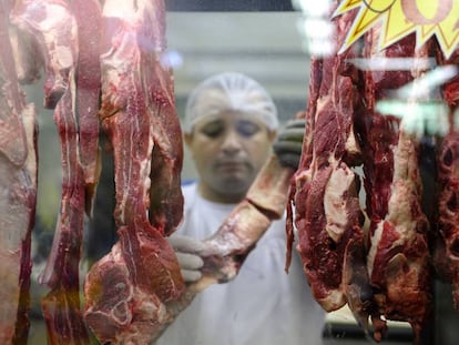 Em novo golpe à exportação, EUA suspendem compra de carne fresca do Brasil