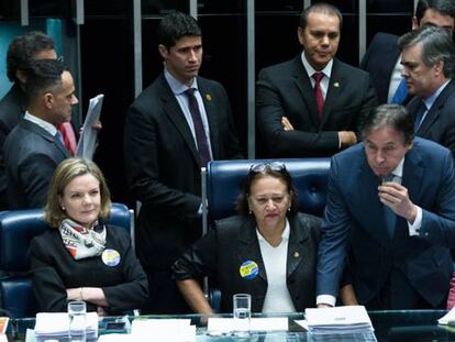 Reforma trabalhista é aprovada no Senado.