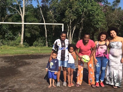 Perifeminas F.C. usa a bola para empoderar mulheres na periferia.