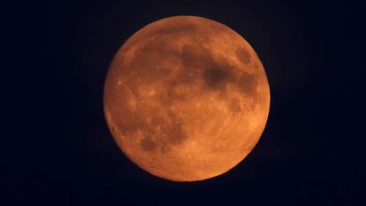 O eclipse lunar com ‘lua de sangue’ mais longo do século